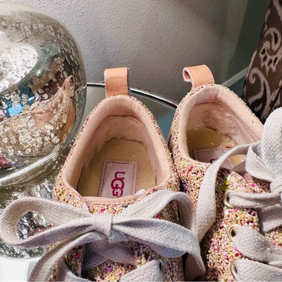 UGG- Karine Chunky Glitter Gold Sneakers, size 7.5 - Picture 8 of 9